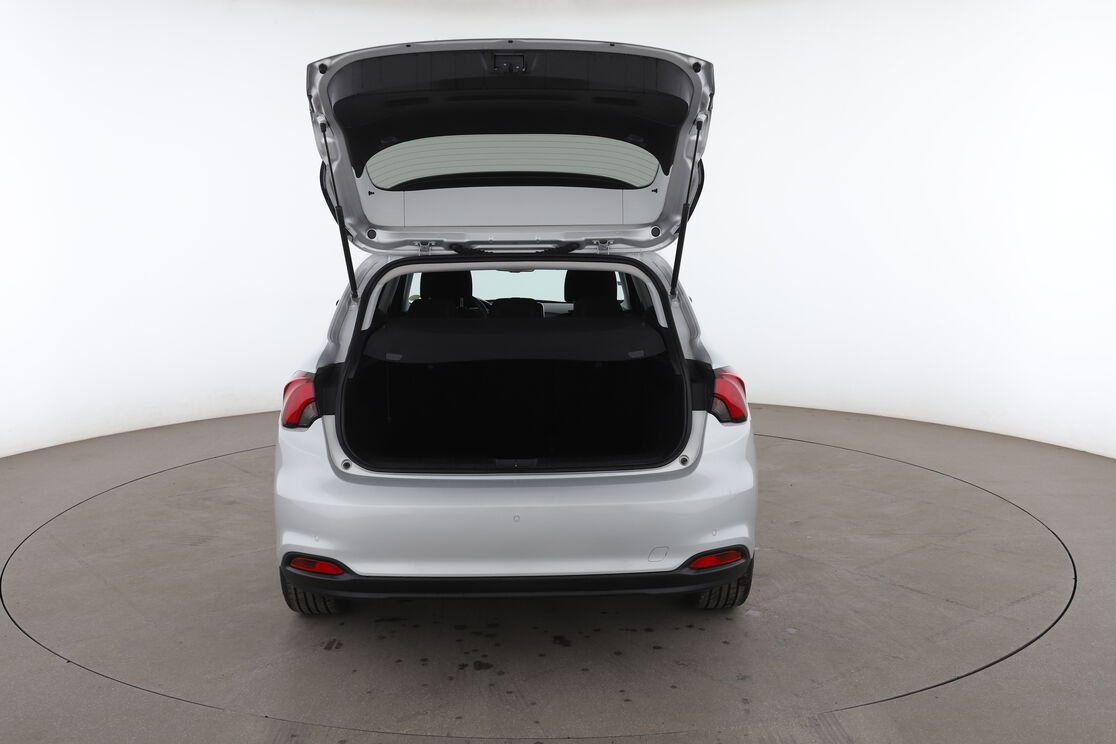 Fiat Tipo 1.6 MultiJet Lounge — photo 15