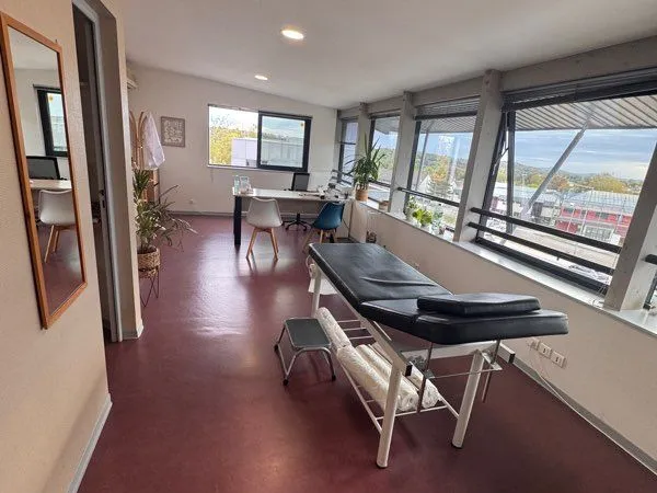Cabinet médical à louer - Pôle santé École-Valentin - Parking gratuit