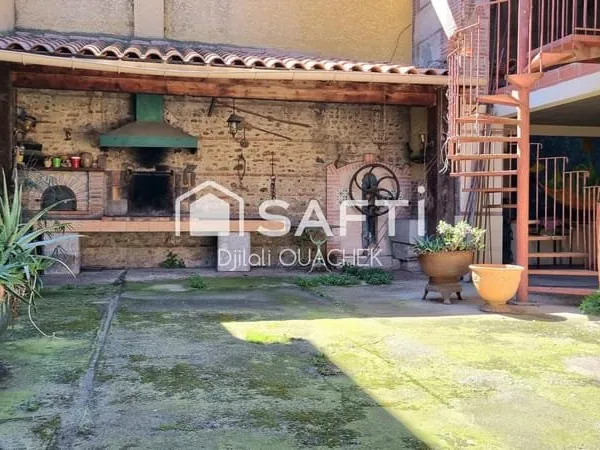 Maison 5 pièces 158 m² avec dépendance de 400 m²