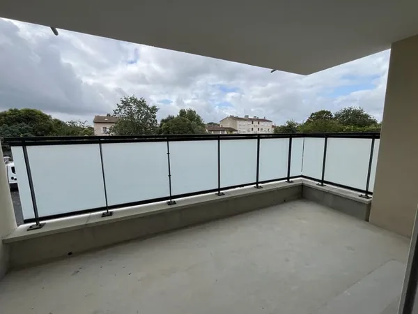 À LOUER SUPERBE APPARTEMENT T3 AU 1ER ETAGE DE 62 M2 À MURET