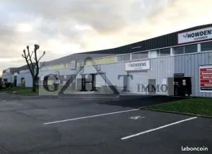 Local industriel 887 m²