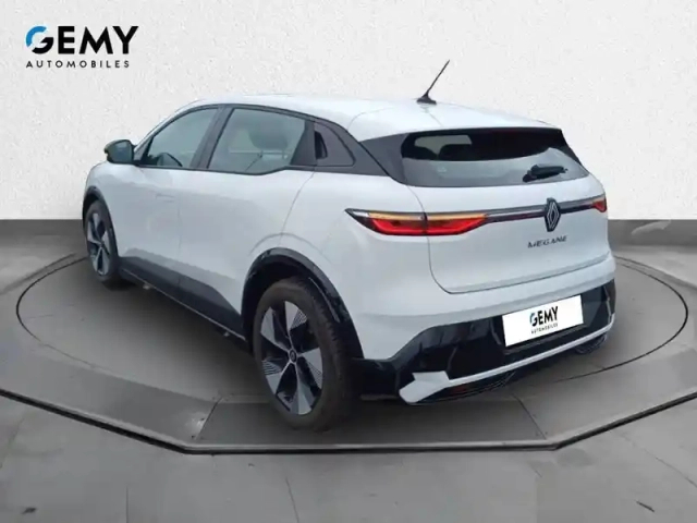 Renault Megane e-tech ev40 130ch standard charge — photo 7