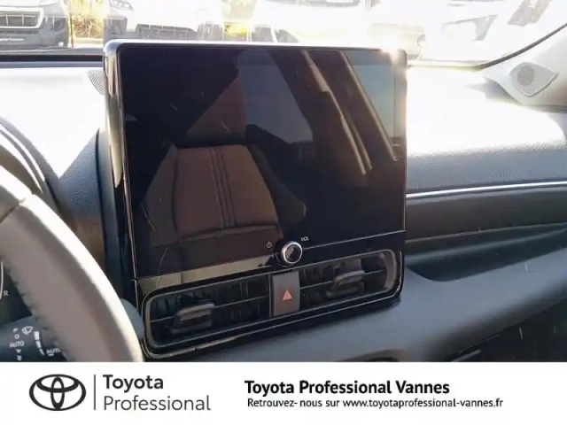 Toyota Yaris 116h design 5p my26 — photo 8