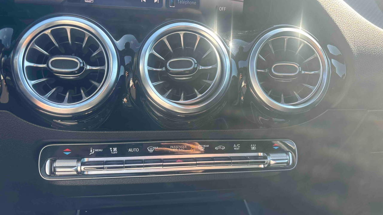 Mercedes GLA 250 e Hybrid EQ 8G-DCT — photo 18