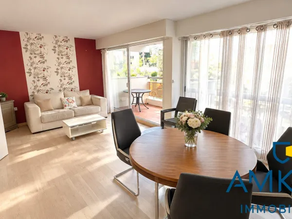 Appartement type 2 avec terrasse, vue mer latérale La Baule-Cen