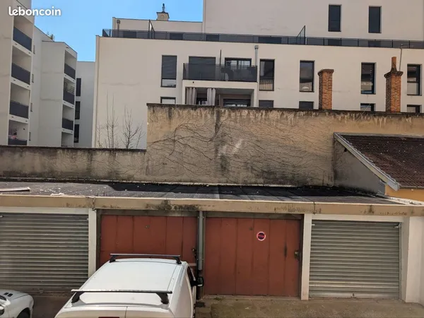 Location BOX 16m2 Lyon 8ème