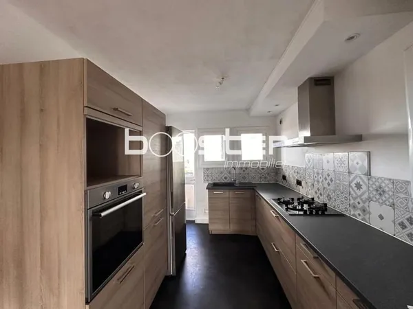 EXCLUSIVITÉ - Superbe T3 face aux Chalets, vue dégagée, ultra lumineux avec loggia & cave -