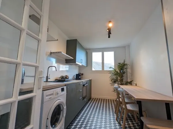 Appartement 6 pièces 12 m²