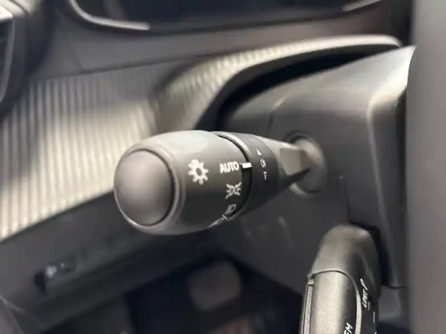 Peugeot 208 electrique 54 kwh 156ch — photo 18