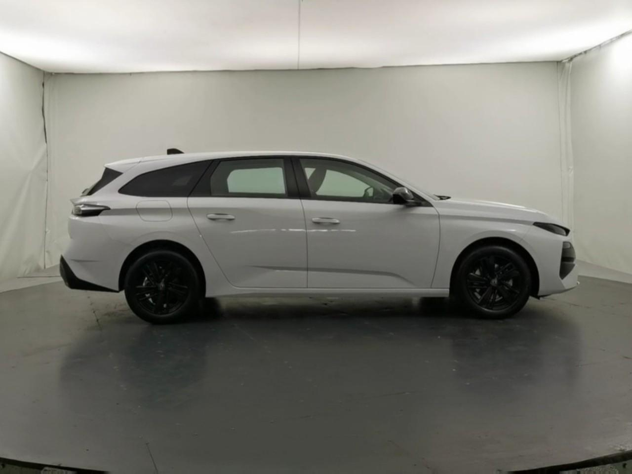 Peugeot 308 sw hybrid 145 e-dcs6 style — photo 6