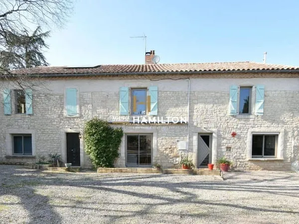 Maison 9 pièces 312 m²