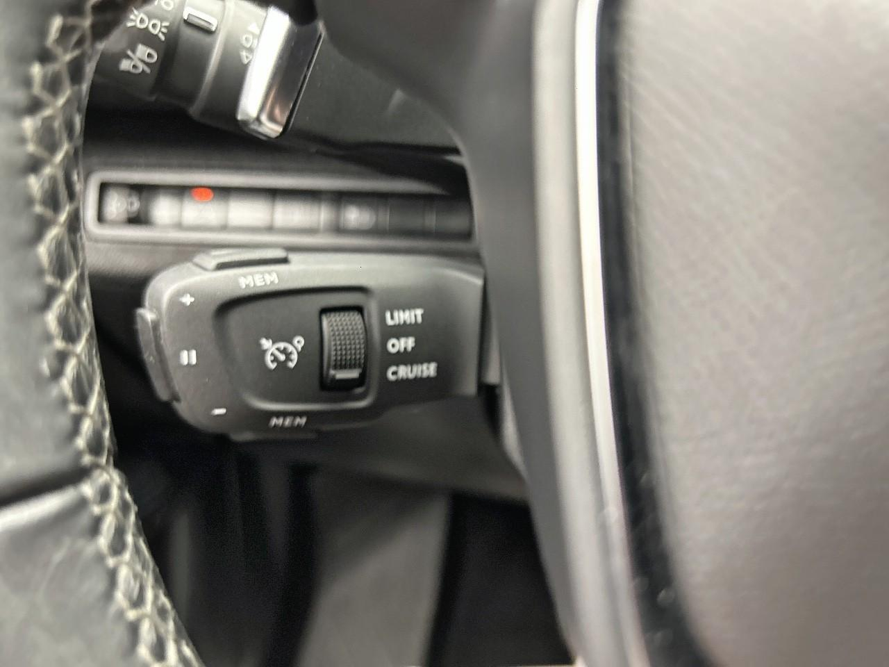 Peugeot 3008 hybrid 225 e-eat8 allure pack — photo 20