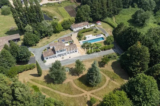 Propriété 12 pièces 360 m²