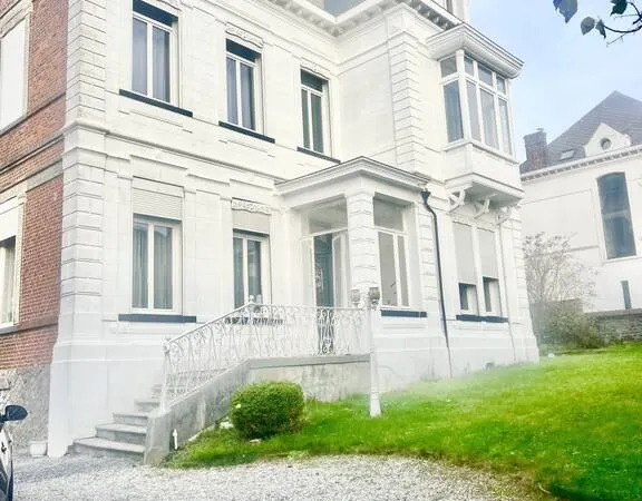 Maison 8 pièces 350 m²