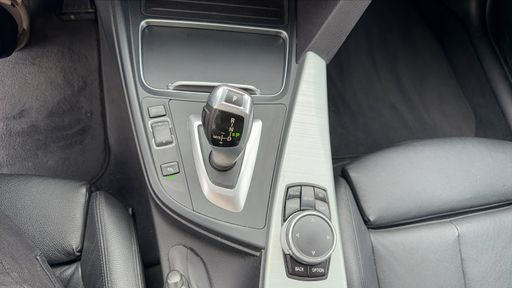 BMW Serie 3 318d 150 Steptronic8 - M Sport – 2016 – 153672 km – Diesel – Boîte Automatique — photo 11