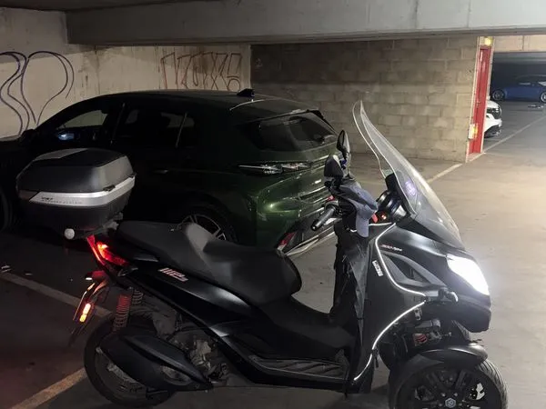 Place de parking couverte en sous-sol à louer (2 dispo) - Proche Tolbiac / Bd Kellermann, Paris 13e