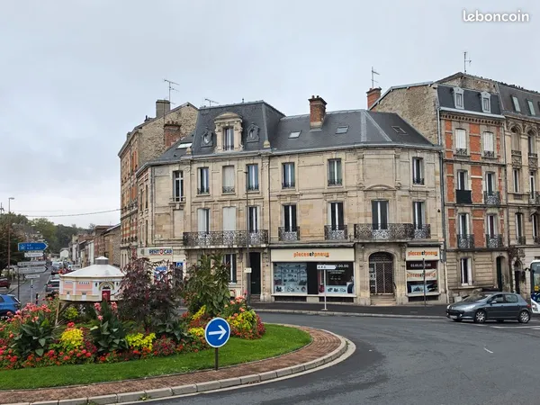À LOUER - LOCAL PROFESSIONNEL DE 84,5 m² - CABINET MÉDICAL / PROFESSIONS LIBÉRALES - CHÂLONS-EN-CHAM