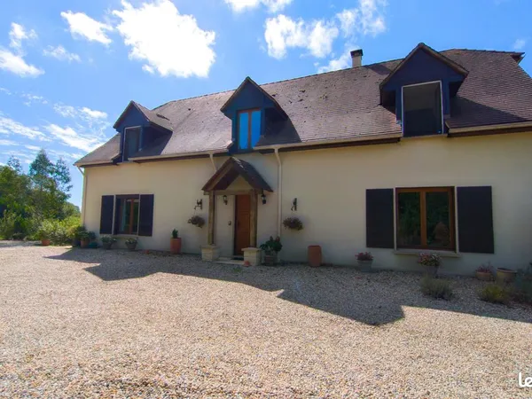 Propriété 8 pièces 171 m²