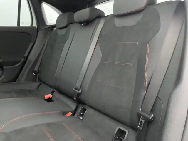 Mercedes Gla 180 d 8g-dct — photo 16