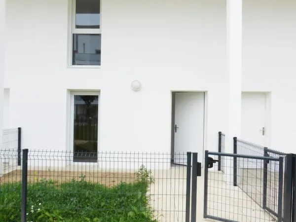 A louer - appartement t4 duplex - entree privative dans son appartement - sans frais d'agence