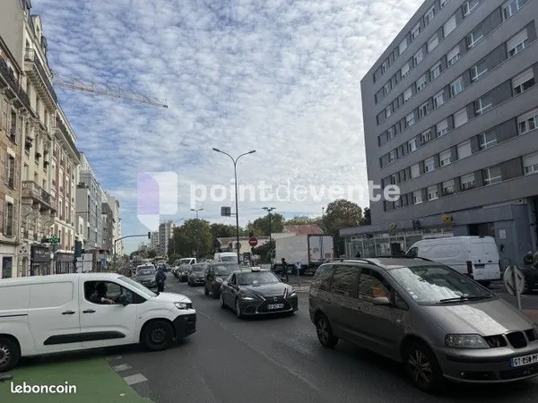 Service immobilier 110 m²