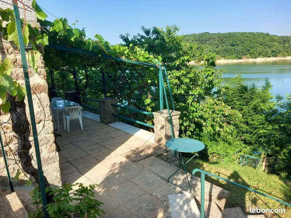 Maison à vendre au bord du Lac de Pont