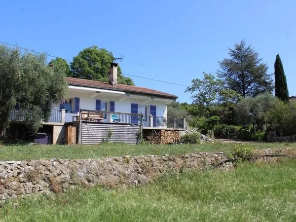 Maison de plain-pied 5 pièces 121 m²