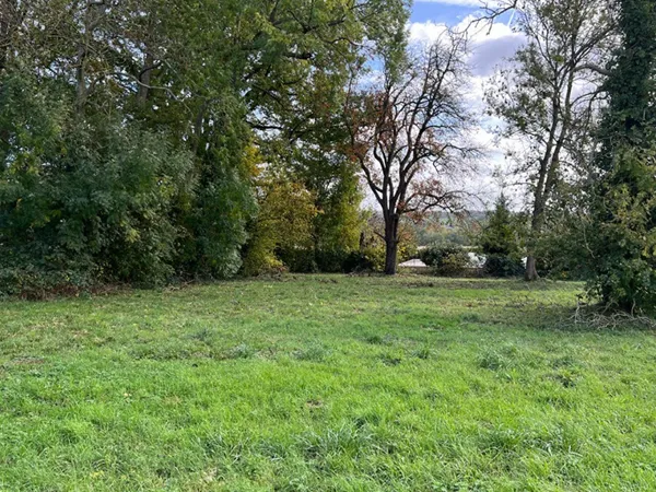 Terrain 663 m²