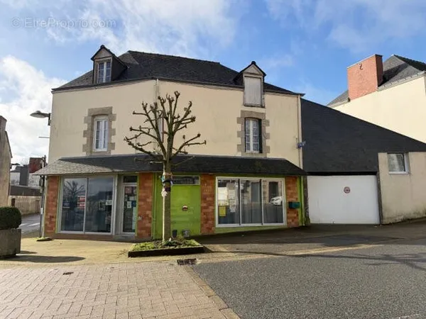 Murs et fonds de bar licence iv avec maison 4 chambres