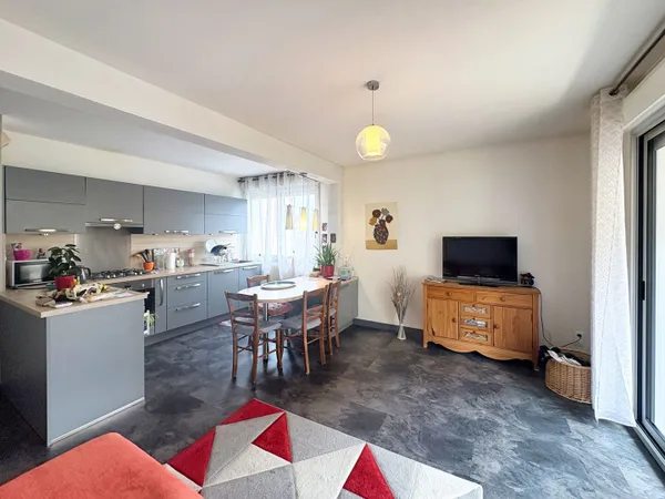 SARLAT- Appartement 2 chambres avec garage-