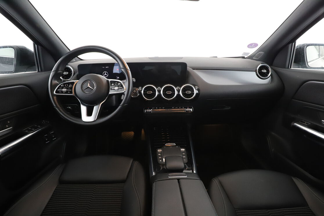 Mercedes-Benz GLA 250 e Progressive Line 8G-DCT — photo 11
