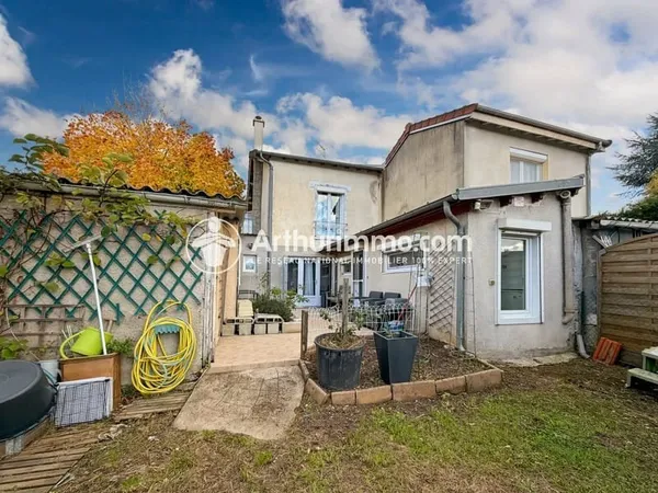 Maison mitoyenne à SAINTRY-SUR-SEINE - Terrain clos de 640 m²