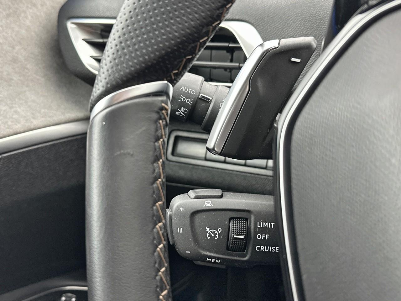 Peugeot 3008 puretech 130ch s&s eat8 gt — photo 17