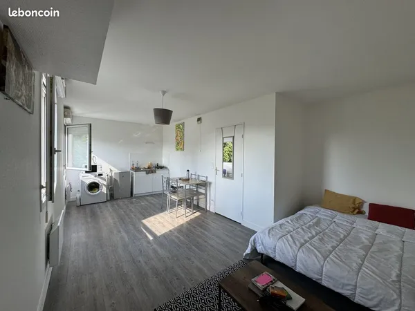 Studio 1 pièce 29 m²