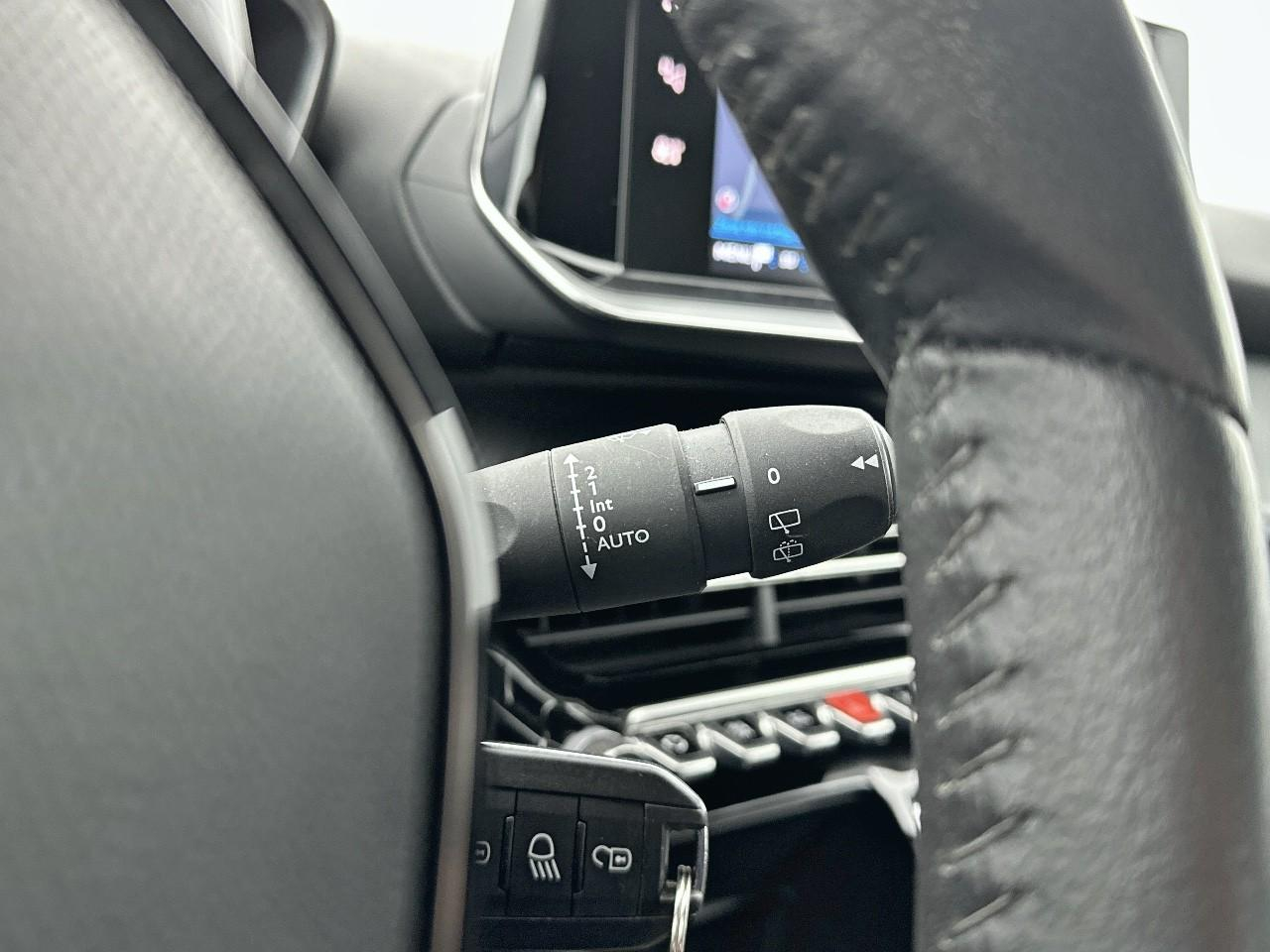 Peugeot 2008 puretech 100 s&s bvm6 active — photo 20