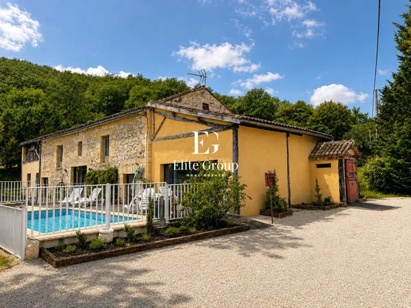 À VENDRE Maison Saint Cyprien 11 pièces 355 m² avec piscine