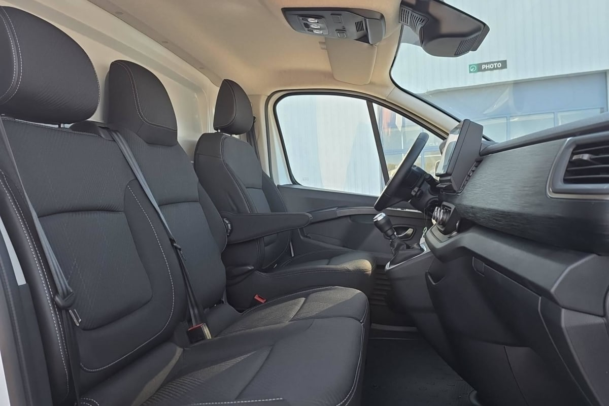 Nissan Primastar — photo 9