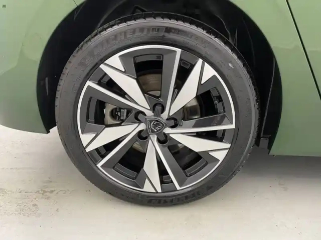 Peugeot 308 phev 180 e-eat8 — photo 53