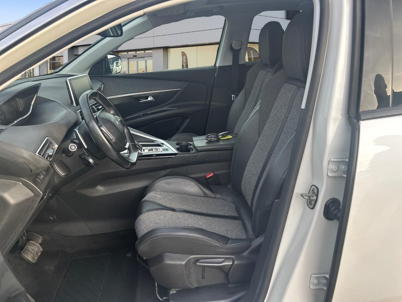 Peugeot 3008 1.2 puretech 130ch allure s&s eat6 — photo 9
