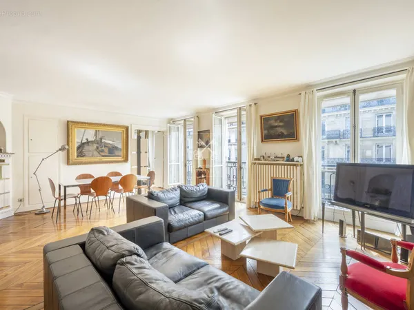 Paris 4 / Marais : bel appartement idéal pour professions libérales