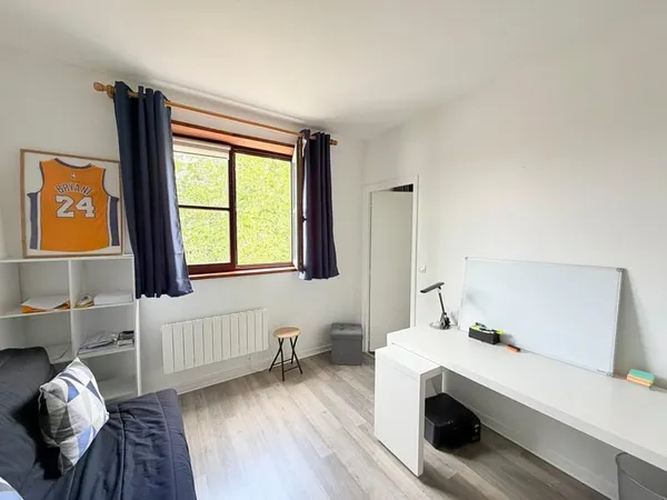 Immeuble de caractère - T2 Dernier étage - Vue dégagée - Aucuns travaux