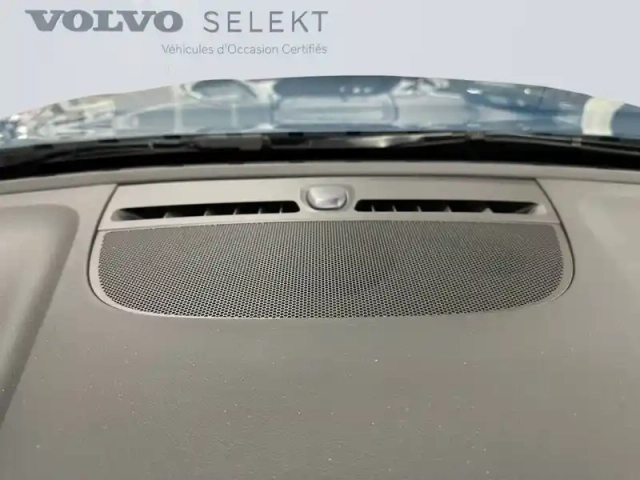 Volvo C40 recharge 238 ch 1edt — photo 32