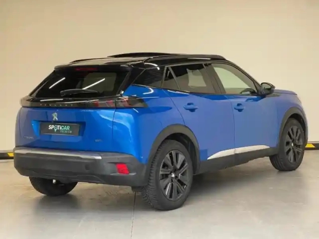 Peugeot 2008 e- 136ch gt pack — photo 3