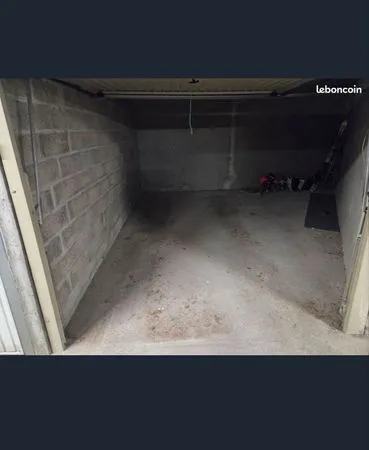 Garage de 19,9m2 côté championnet