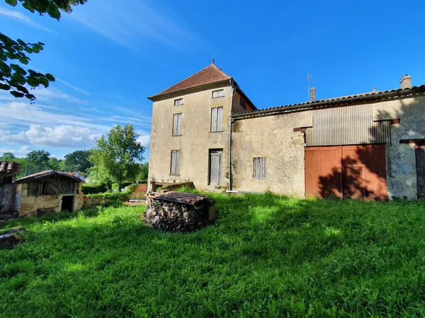 Grande maison à rénover.