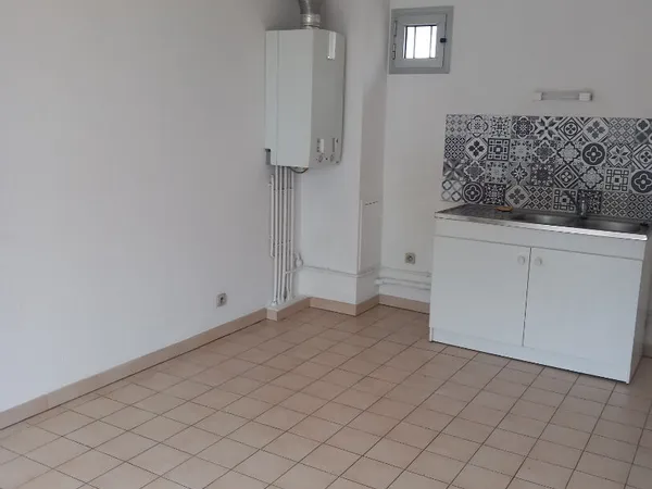 APPARTEMENT DE TYPE P2 VIDE