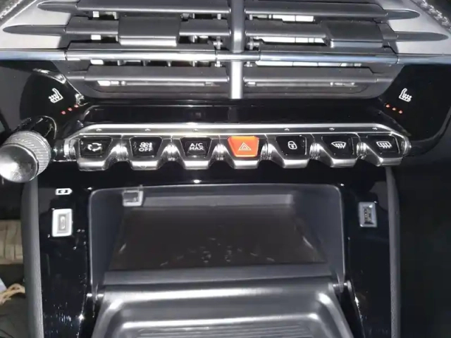 Peugeot 208 electrique 50 kwh 136ch — photo 20