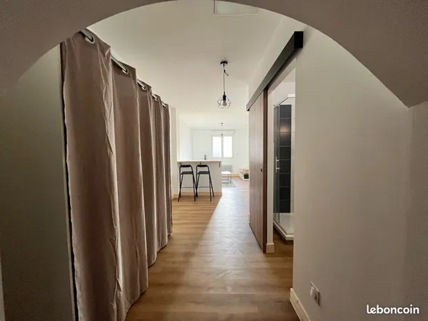 Studio meublé avec extérieur commun