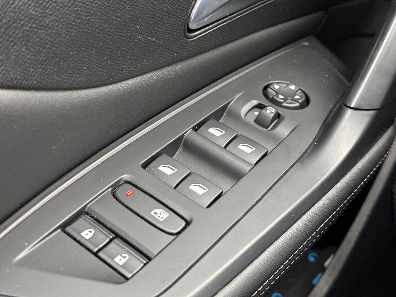 Peugeot 308 puretech 130ch s&s eat8 allure pack — photo 16
