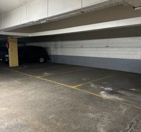 Loue parking sécurisé et spacieux